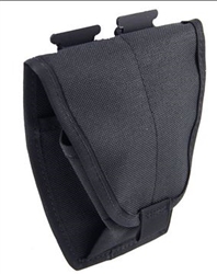 This single handcuff pouch is designed to go on a molle vest to fit one pair of hands, this is a cost effect way to carry out handcuffs on your plate carrier.