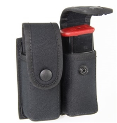 For two magazines (Glock 9mm or Sig P228 .357 or .40). Two separate pouches, adjustable flaps, "Double-Grip" fastening system allow horizontal or vertical carring. For right or left-handed officiers.