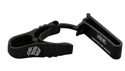 The glove clip features a slot that allows you slide it over your belt or pocket. This allows you to keep your gloves on you at all times and prevent them from being left behind or lost